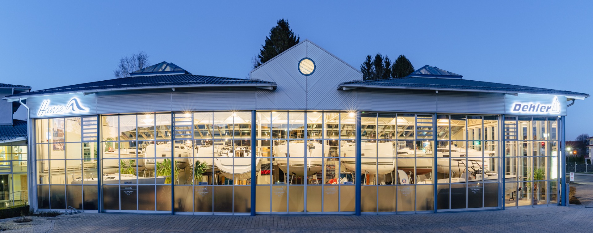 HVG Showroom: Verkauf von Hanse, Dehler und Moody Segelyachten im Yachtcentrum am Chiemsee. Verkauf von Sealine und Fjord Motoryachten. Verkauf von Privilège Luxus-Katamaranen.