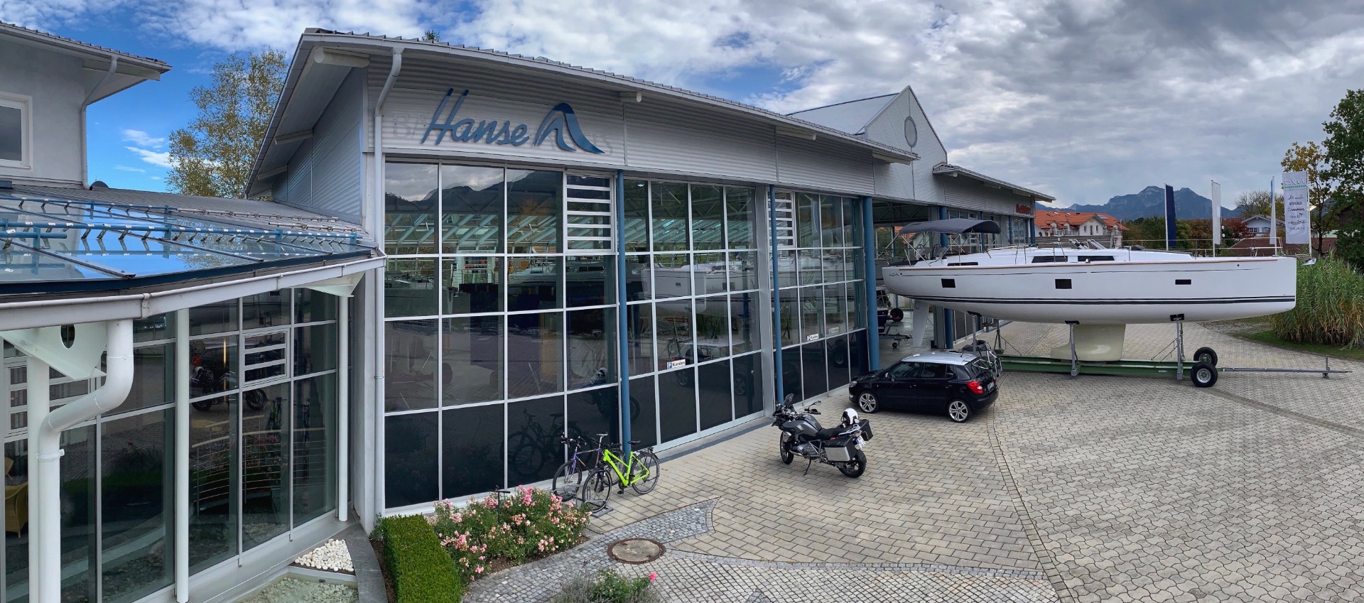 HVG Showroom: Verkauf von Hanse, Dehler und Moody Segelyachten im Yachtcentrum am Chiemsee. Verkauf von Sealine und Fjord Motoryachten. Verkauf von Privilège Luxus-Katamaranen.